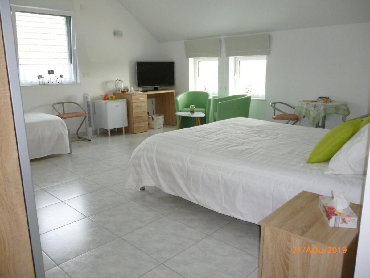 Le Sart-Belles Bed & Breakfast Eksteriør bilde